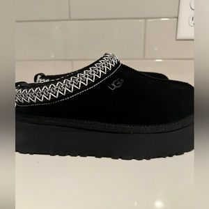 Ugg Tazz Slippers Size 6 Black NWT